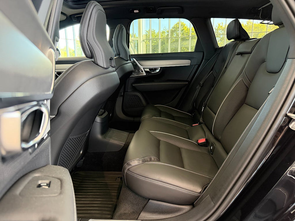 Volvo V90 T8 AWD 456hk / Ultra Dark / B&W / Luftfjädring / Pano