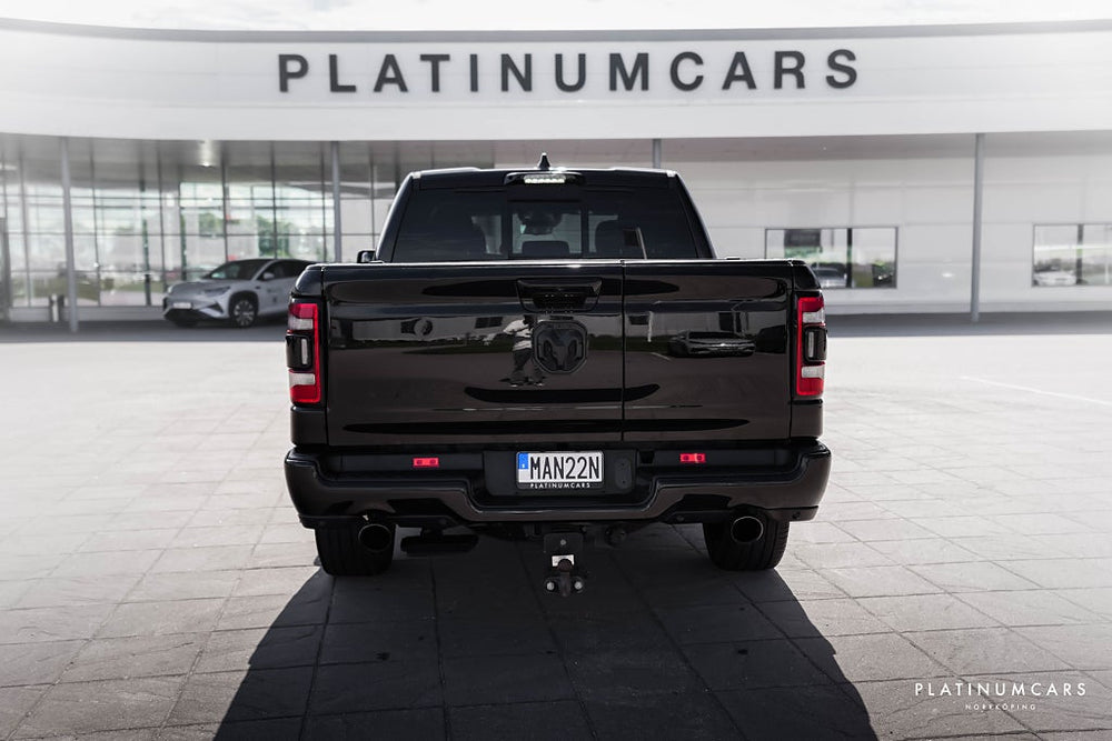 RAM 1500 Limited Night Rambox Tailgate V8 HEMI / LEASEBAR
