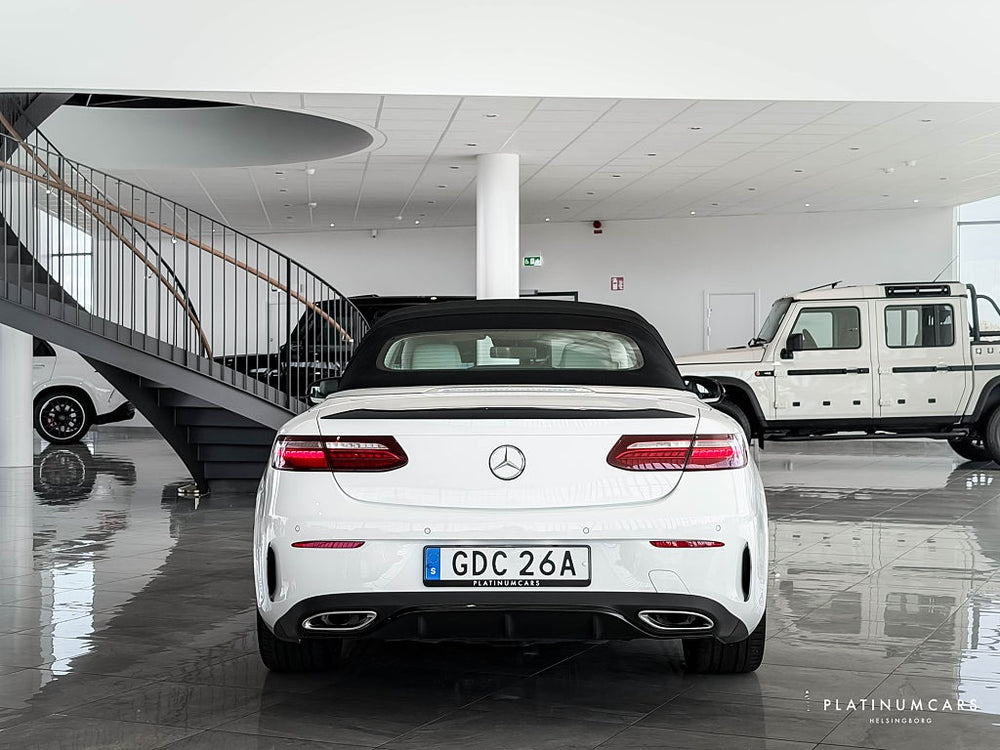 Mercedes-Benz E 300 Cab AMG 258hk / Night / Sv.såld / Massage