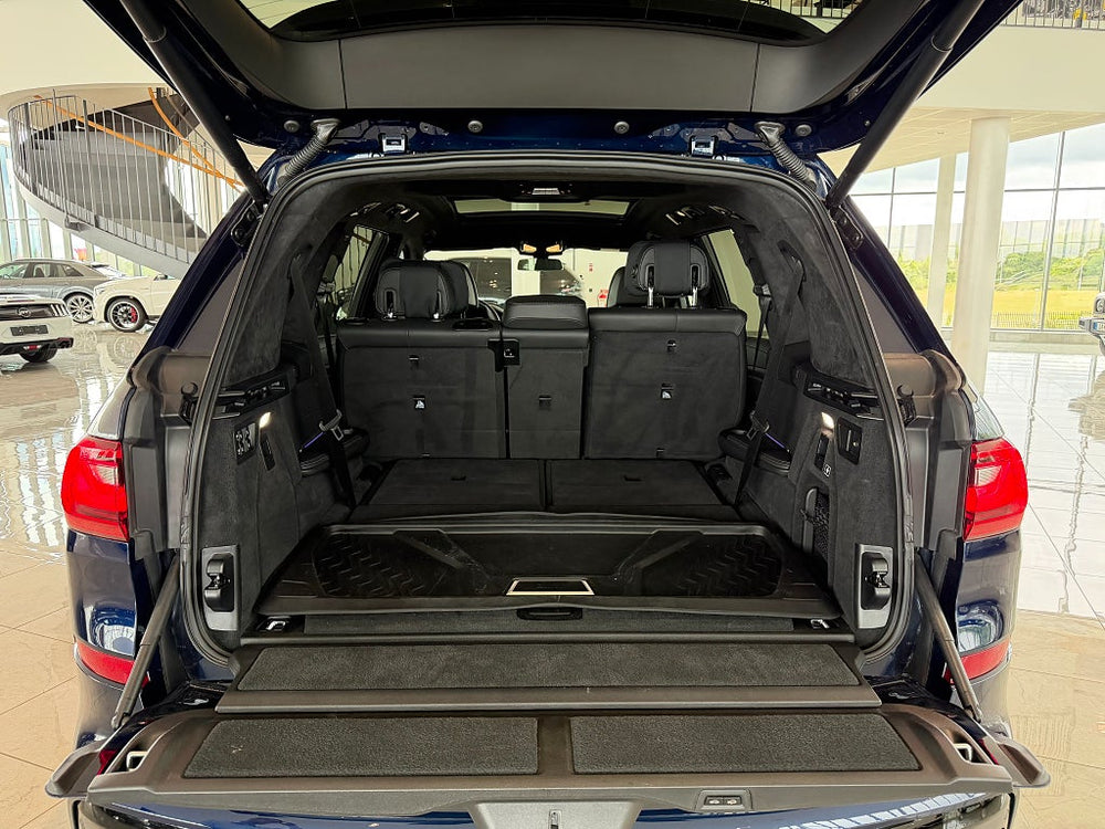 BMW X7 M50i xDrive 530hk / 7-sits / H&K / HUD / Night / Drag
