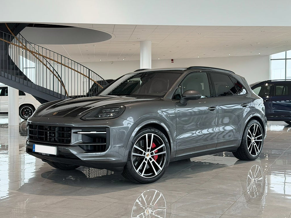 Porsche Cayenne S E-Hybrid 520hk / SportDesign / BOSE / Pano / Drag / HUD