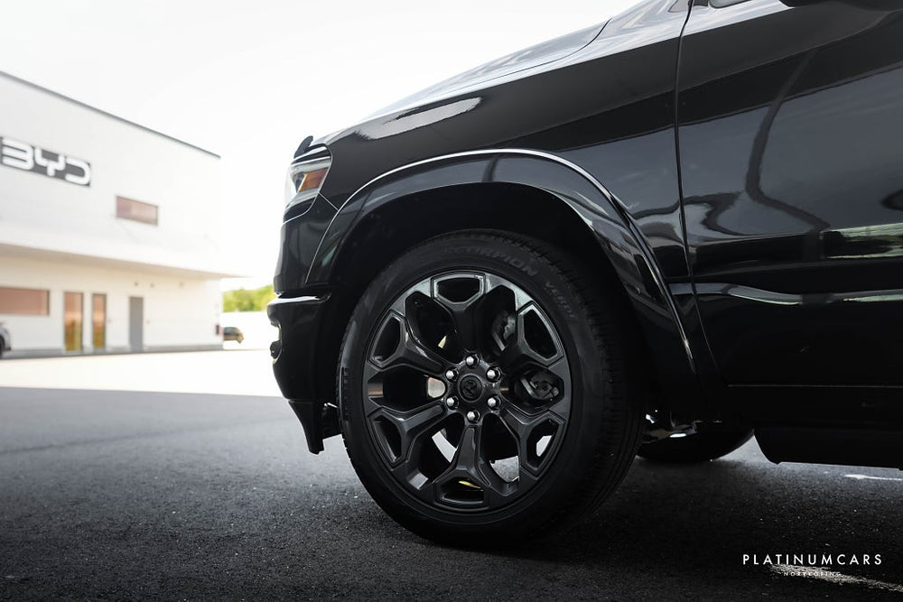RAM 1500 Limited Night Rambox Tailgate V8 HEMI / LEASEBAR