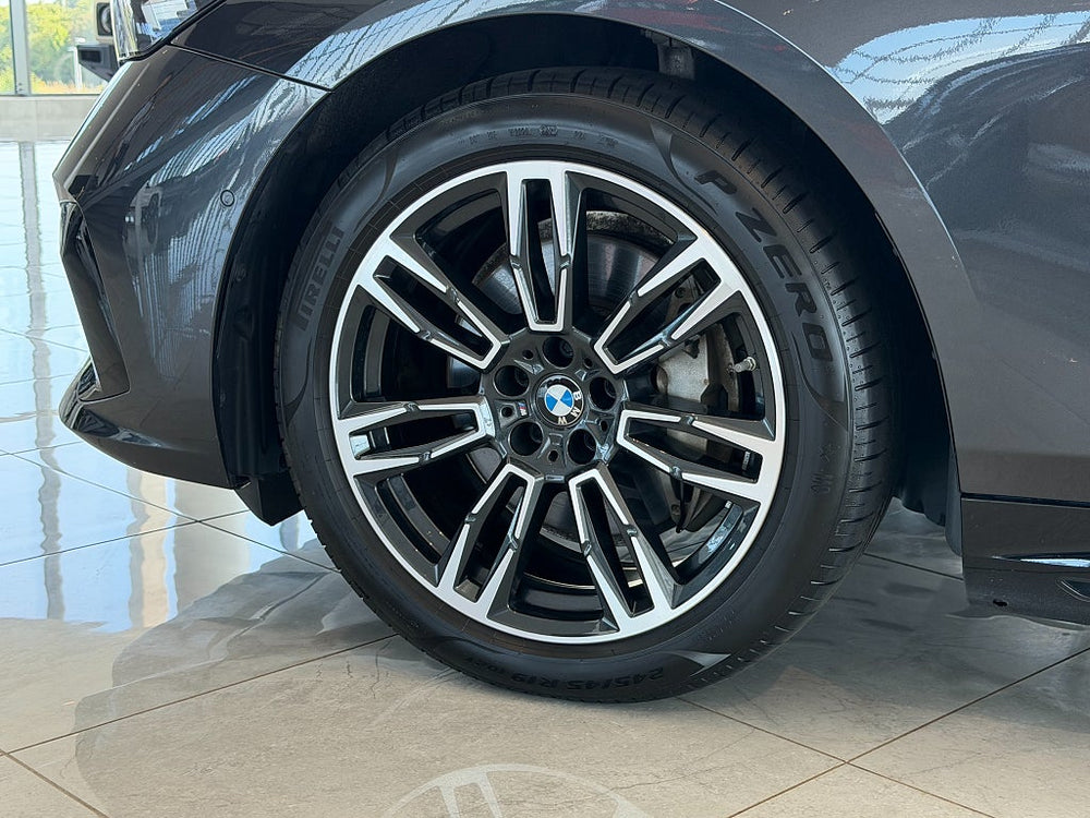 BMW i5 eDrive40 Touring M Sport 340hk / Connected Prof / H&K