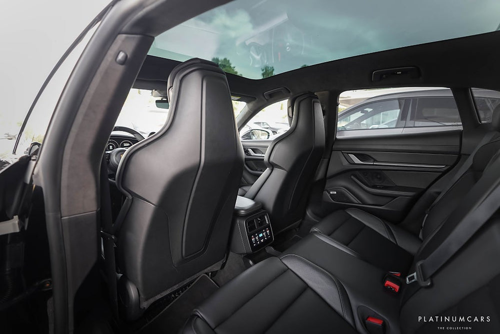 Porsche Taycan Turbo S Cross Turismo 761hk / 18-vägs / Kolfiber