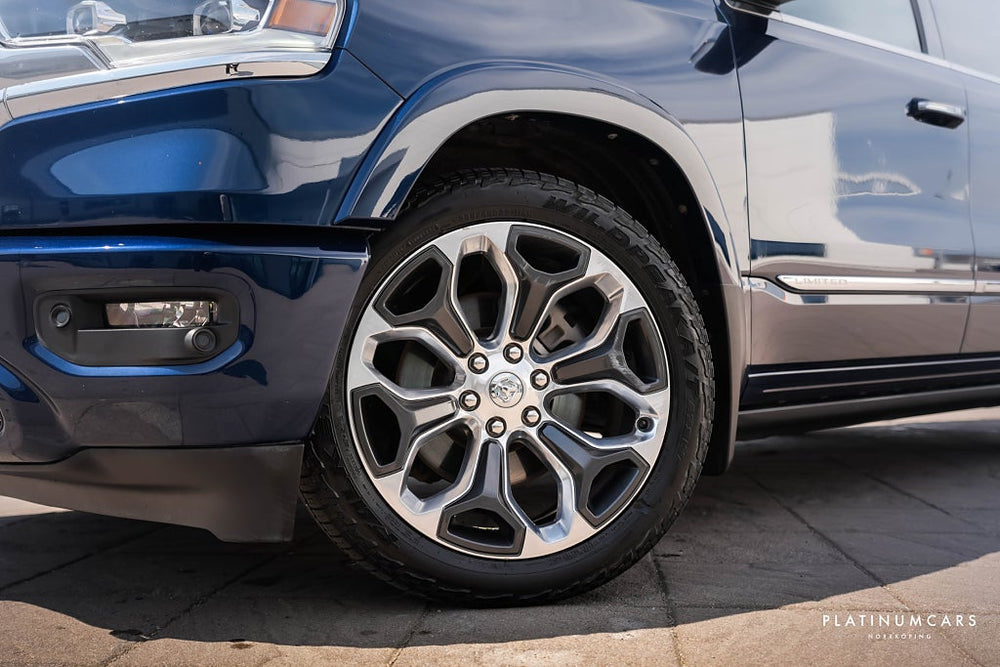 RAM 1500 Crew Cab 5.7 V8 HEMI Flex Fuel 4x4 / LEASEBAR