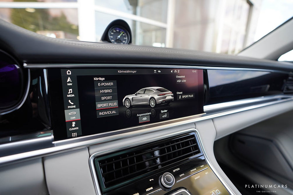 Porsche Panamera 4S E-Hybrid PDK 560HK / SportDesign / 18-vägs / SE SPEC