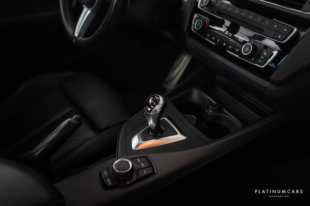 BMW M2 DCT 370hk / Sv.såld / Taklucka / H&K / Kolfiber