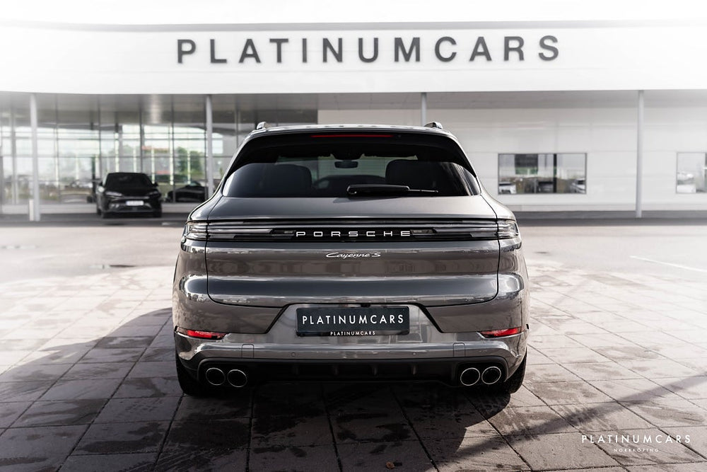 Porsche Cayenne S E-Hybrid 520hk / SportDesign / BOSE / Pano / Drag / HUD
