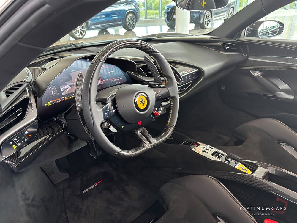 Ferrari SF90 Spider 1000hk / FIORANO / Sv.såld / LÅGA MIL
