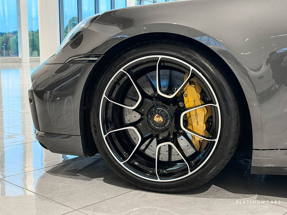 Porsche 911 Turbo S Cab PDK 650hk / Sv.såld / Burmester / Lift