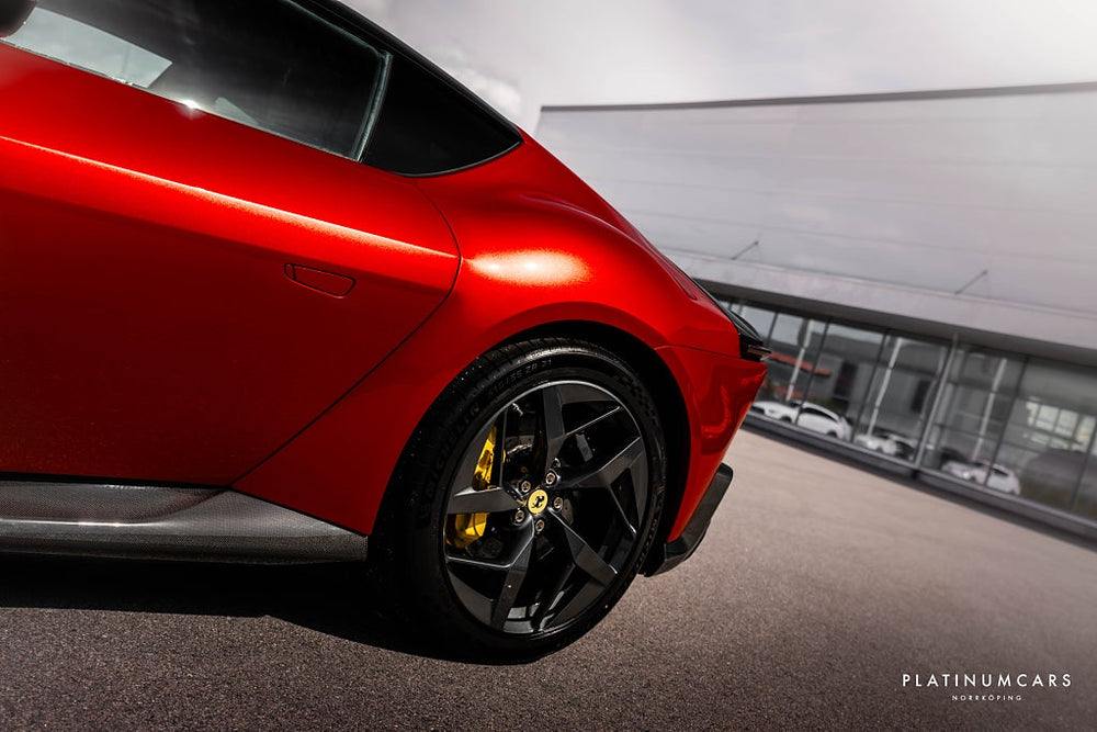Ferrari 12Cilindri 2026 / ROSSO MAGMA / V12 / CARBON / PANORAMA / LEASEBAR