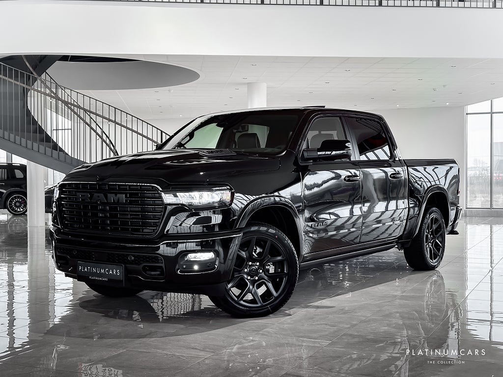 RAM 1500 Laramie Night Premium 2025 / NYA MOD/LEASEBAR