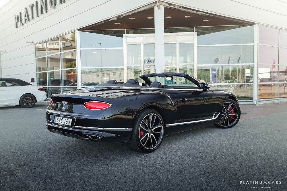 Bentley Continental GTC 4.0 V8 549hk / Kolfiber / Sv.Såld / Massage