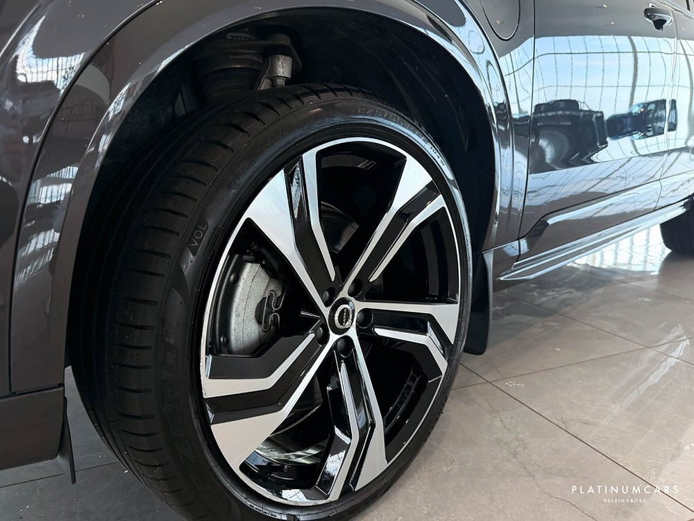 Volvo XC90 T8 AWD Ultra Dark 456hk / B&W / 22" / 7-sits / SE SPEC!