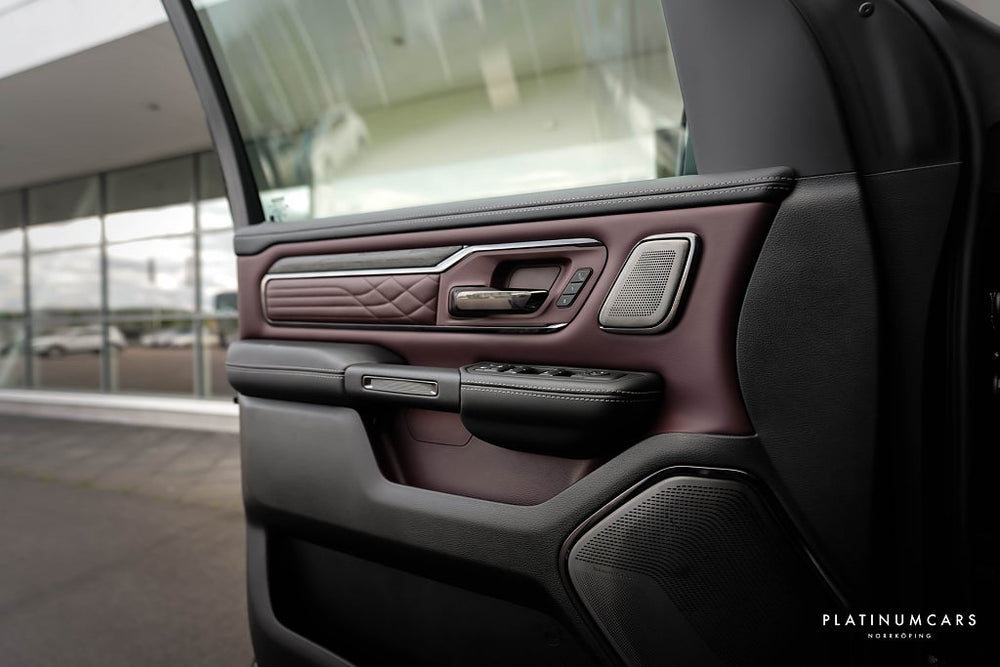 RAM 1500 Limited Rambox Night 2026 / LEASEBAR