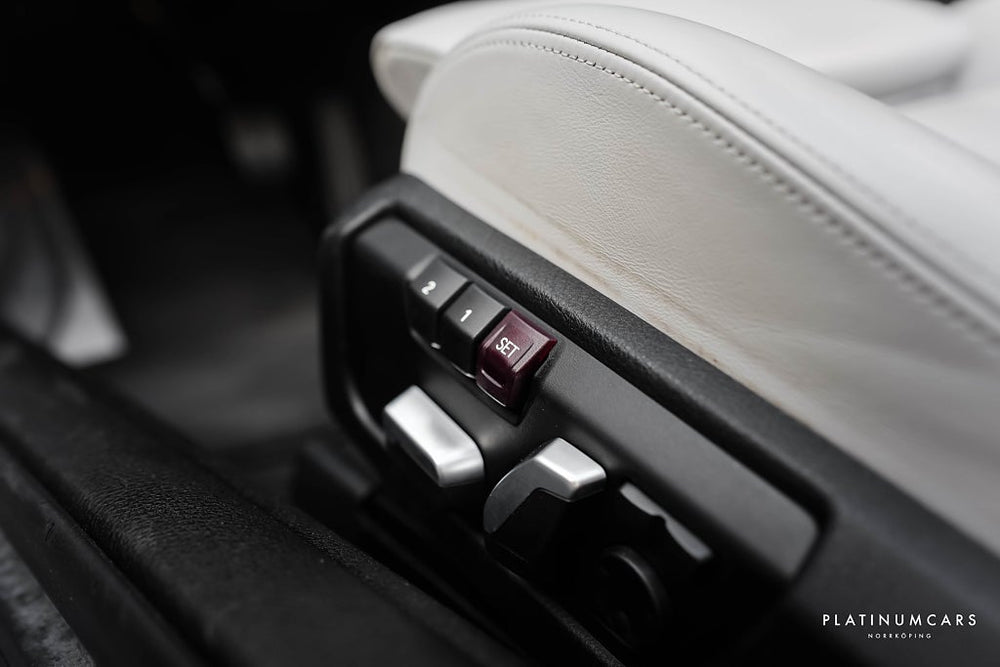 BMW M4 Competition Cab 450hk / Låga mil / Kolfiber / H&K