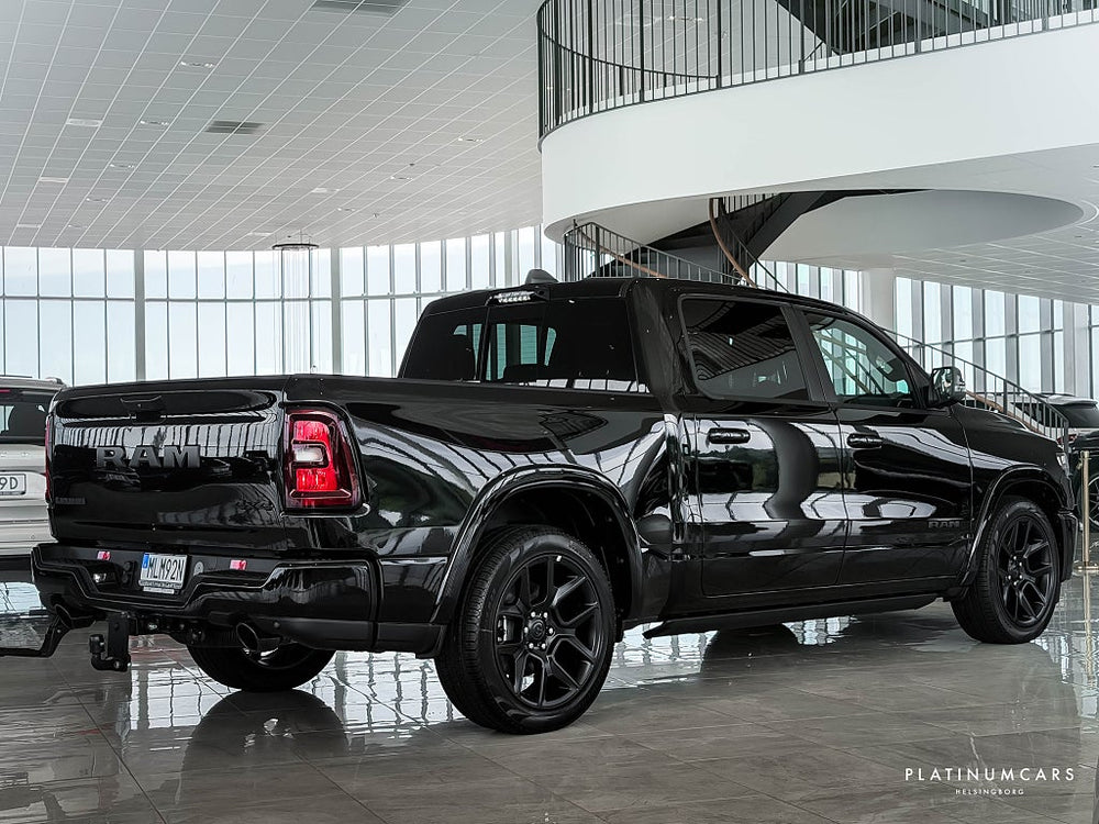 RAM 1500 Laramie Night Premium 2026 / NYA MOD/ LEASEBAR