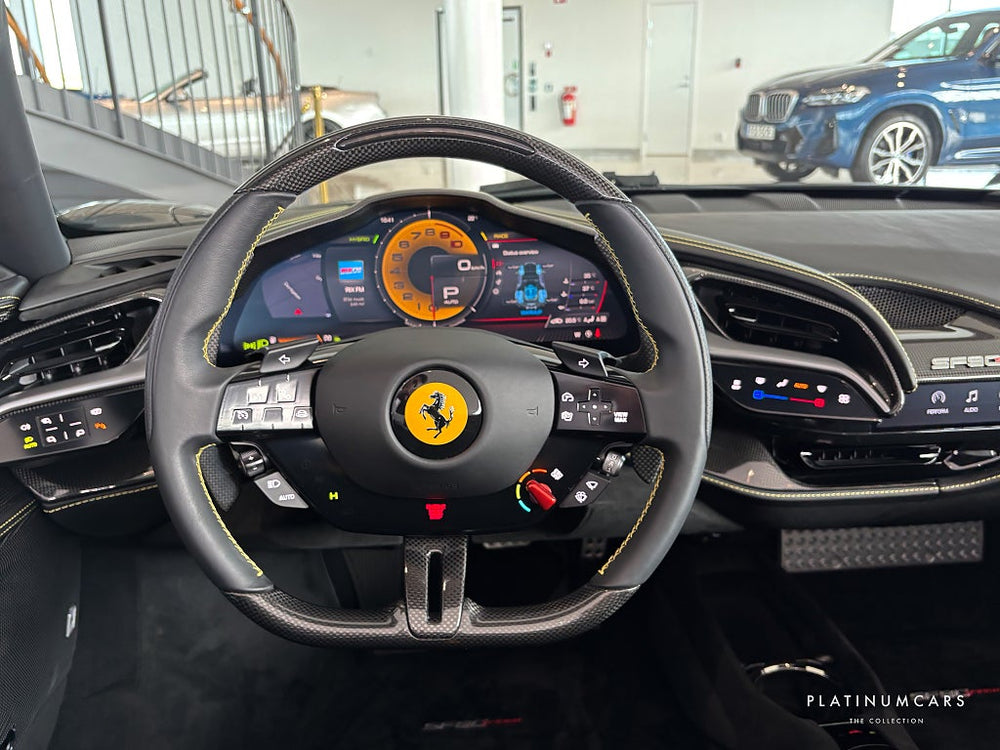Ferrari SF90 Spider 1000hk / FIORANO / Sv.såld / LÅGA MIL
