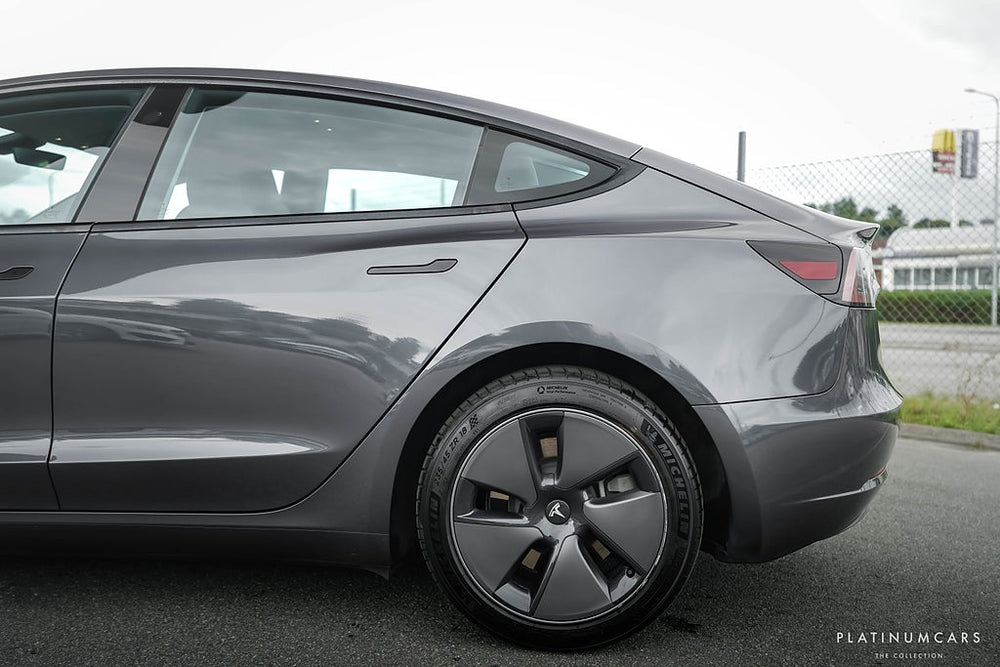 Tesla Model 3 Standard Range 2023 / LEASEBAR