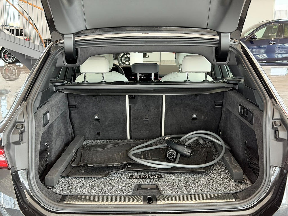 BMW i5 eDrive40 Touring M Sport 340hk / Connected Prof / H&K