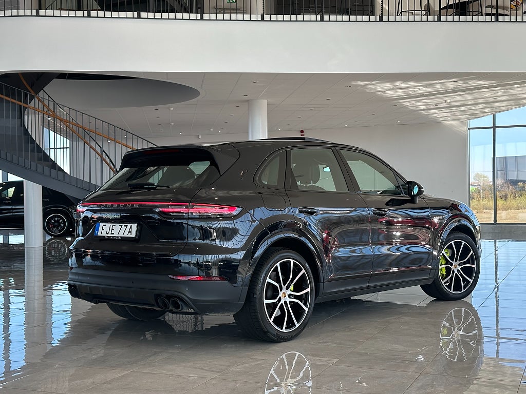 Porsche Cayenne E-Hybrid 462hk / Navi / Luftfjädring / Pano / Chrono