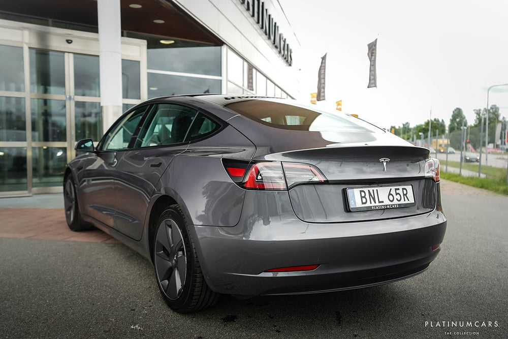 Tesla Model 3 Standard Range 2023 / LEASEBAR