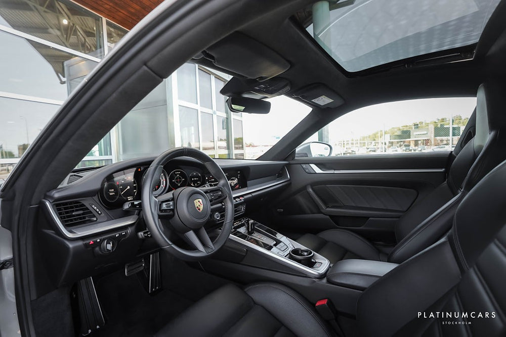 Porsche 911 992 Turbo S PDK 650 hk / Akrapovic / Taklucka / Sv.Såld