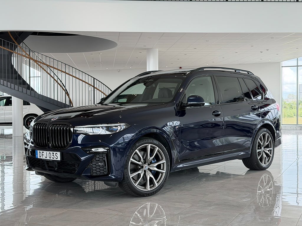 BMW X7 M50i xDrive 530hk / 7-sits / H&K / HUD / Night / Drag