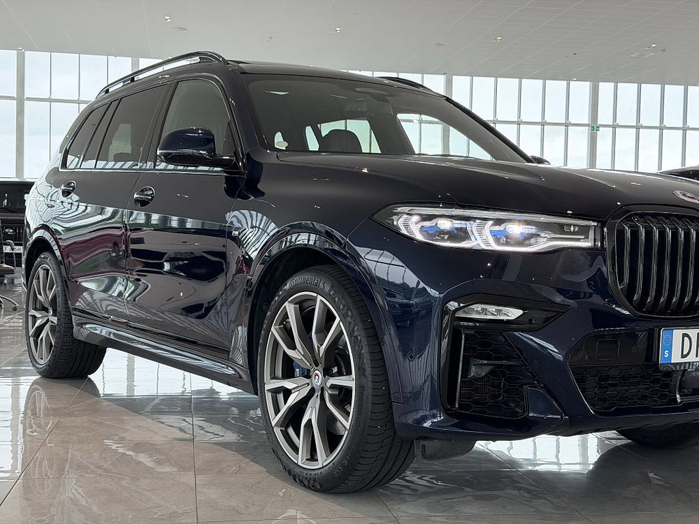 BMW X7 M50i xDrive 530hk / 7-sits / H&K / HUD / Night / Drag