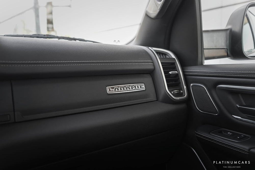 Dodge RAM 1500 Laramie Night EDT / H&K / Pano / Flaklock