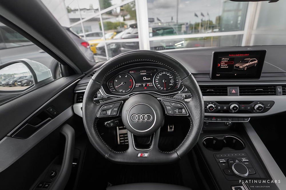 Audi A4 Avant 40 TDI Quattro S Line / Värmare / Drag / Pano