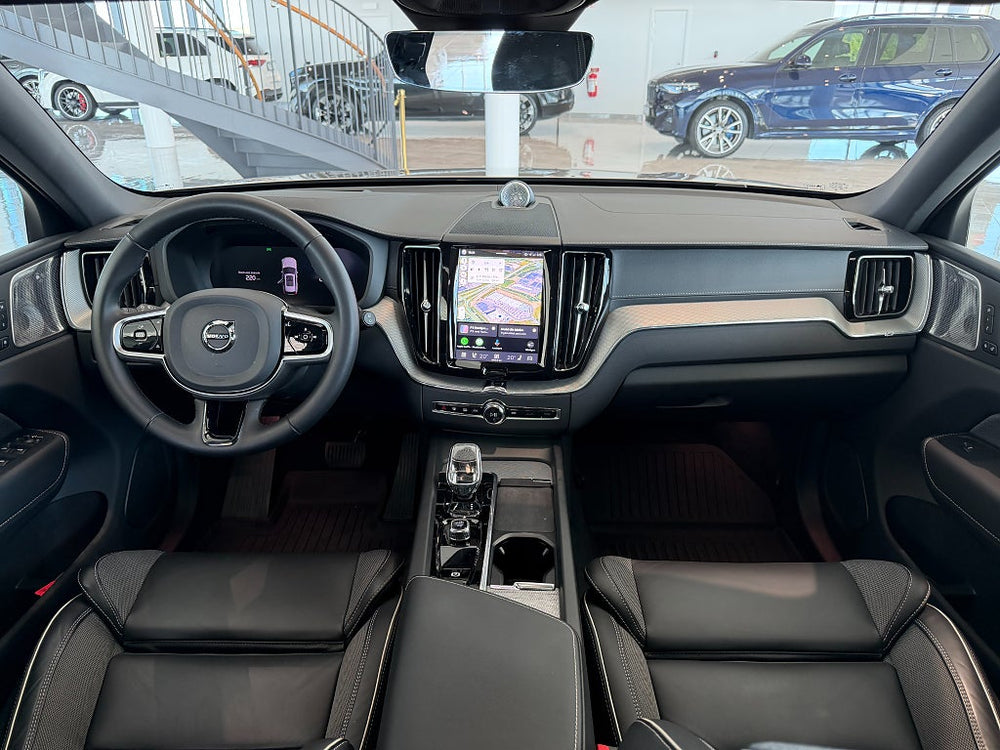 Volvo XC60 T6 Plug-In AWD 350hk / ULTRA DARK / Luftfjädring / B&W