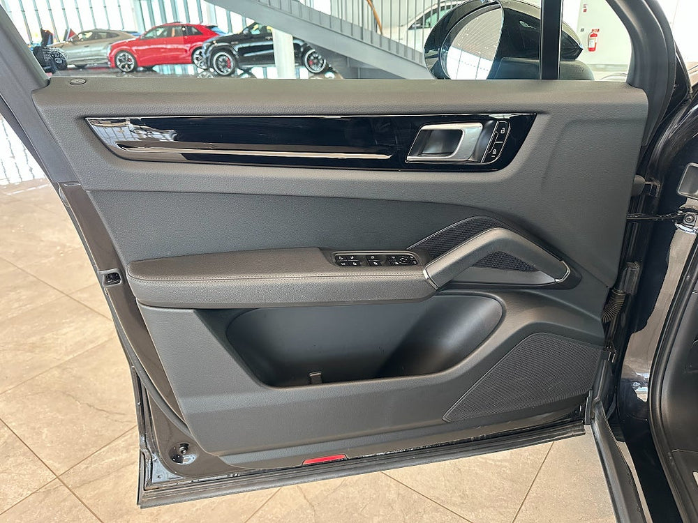 Porsche Cayenne E-Hybrid 462hk / Navi / Luftfjädring / Pano / Chrono
