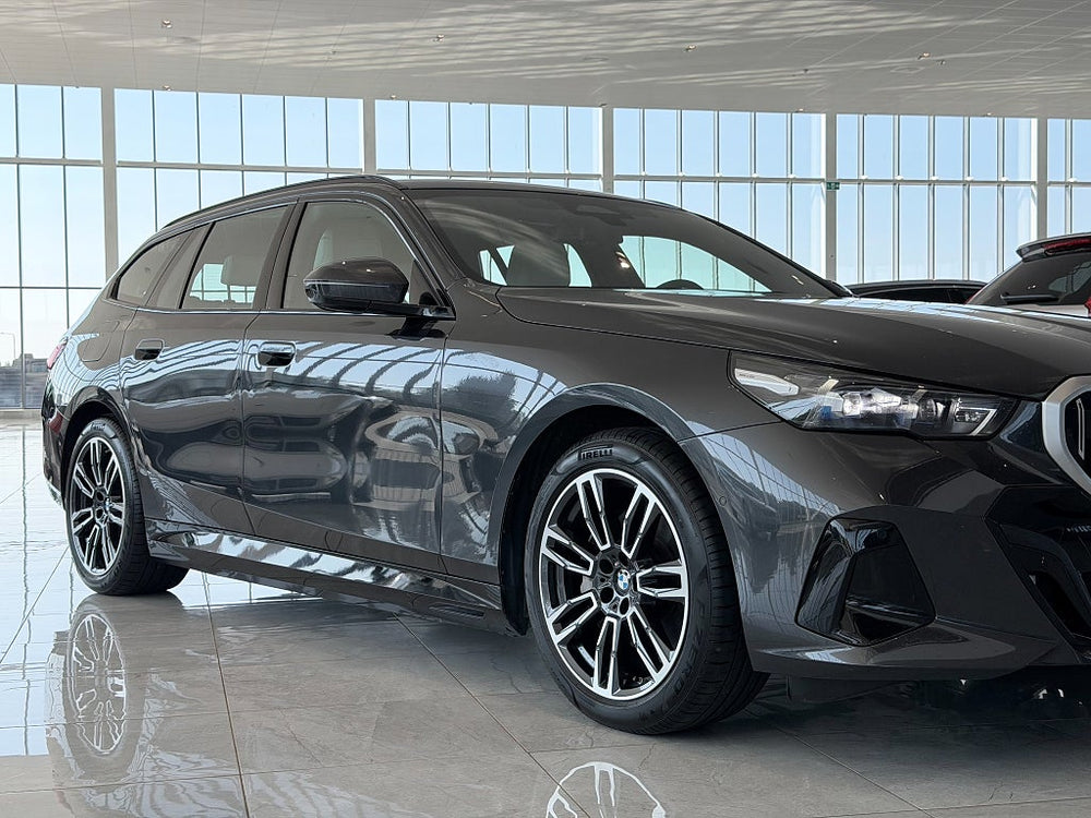 BMW i5 eDrive40 Touring M Sport 340hk / Connected Prof / H&K