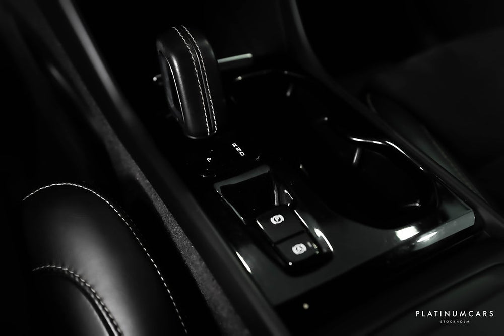 Volvo XC40 B4 AWD R-Design / LEASEBAR / H&K / Dragkrok