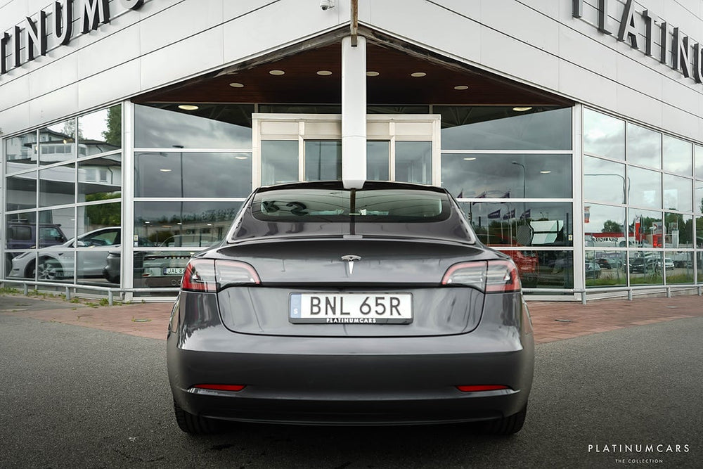 Tesla Model 3 Standard Range 2023 / LEASEBAR