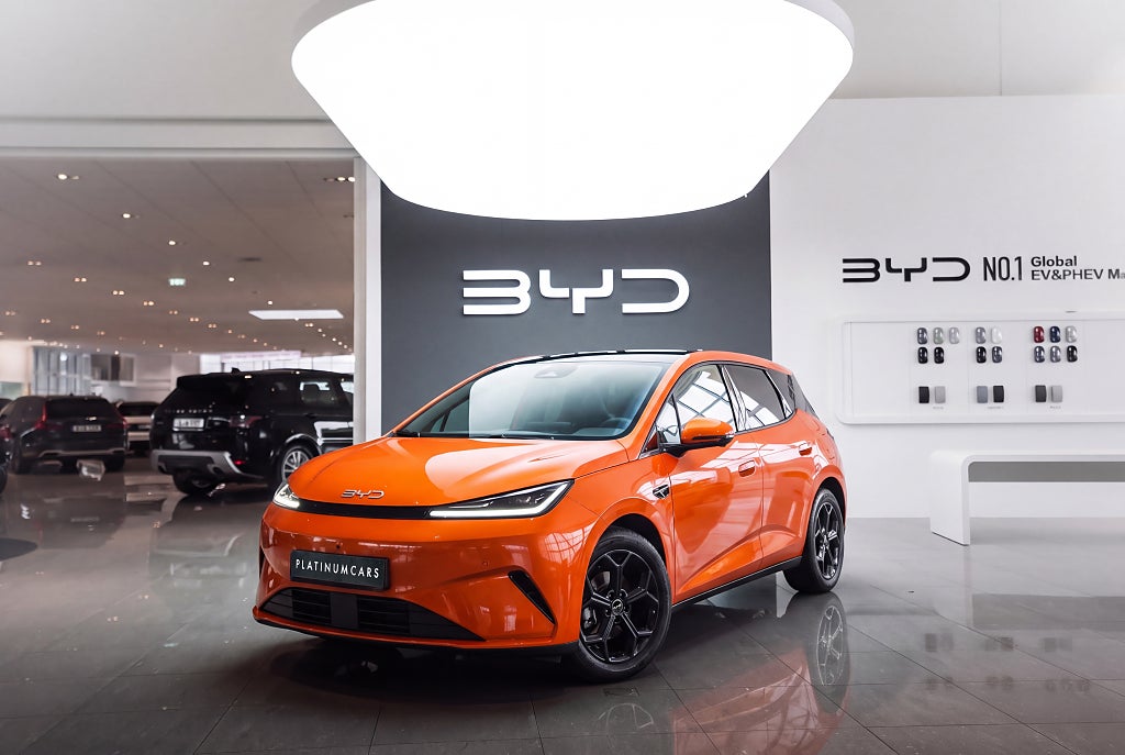 BYD Dolphin G DM-i SPORT 212HK / SVERIGEPREMIÄR / LEASEBAR