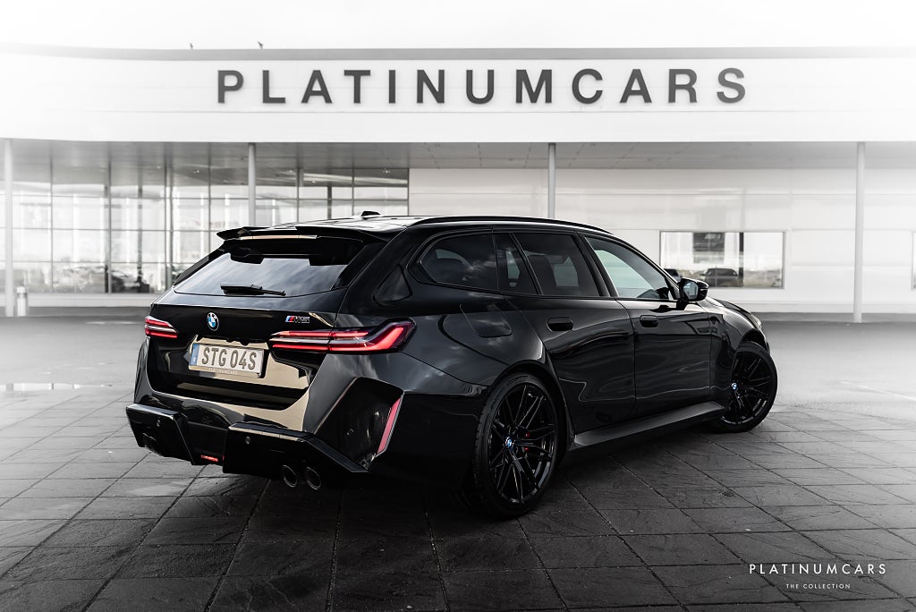 BMW M5 Touring xDrive 727hk / LEASEBAR / Sv.såld / SPEC