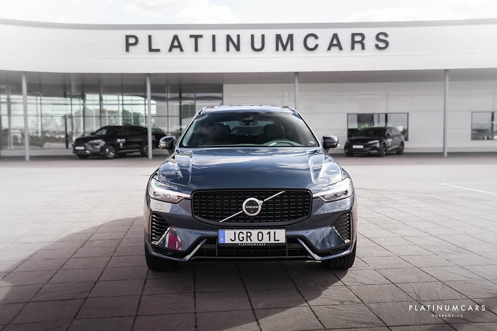 Volvo XC60 II Recharge T6 AWD Plus Dark Edition / LEASEBAR