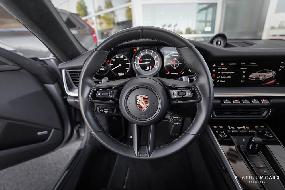 Porsche 911 992 Turbo S PDK 650 hk / Akrapovic / Taklucka / Sv.Såld