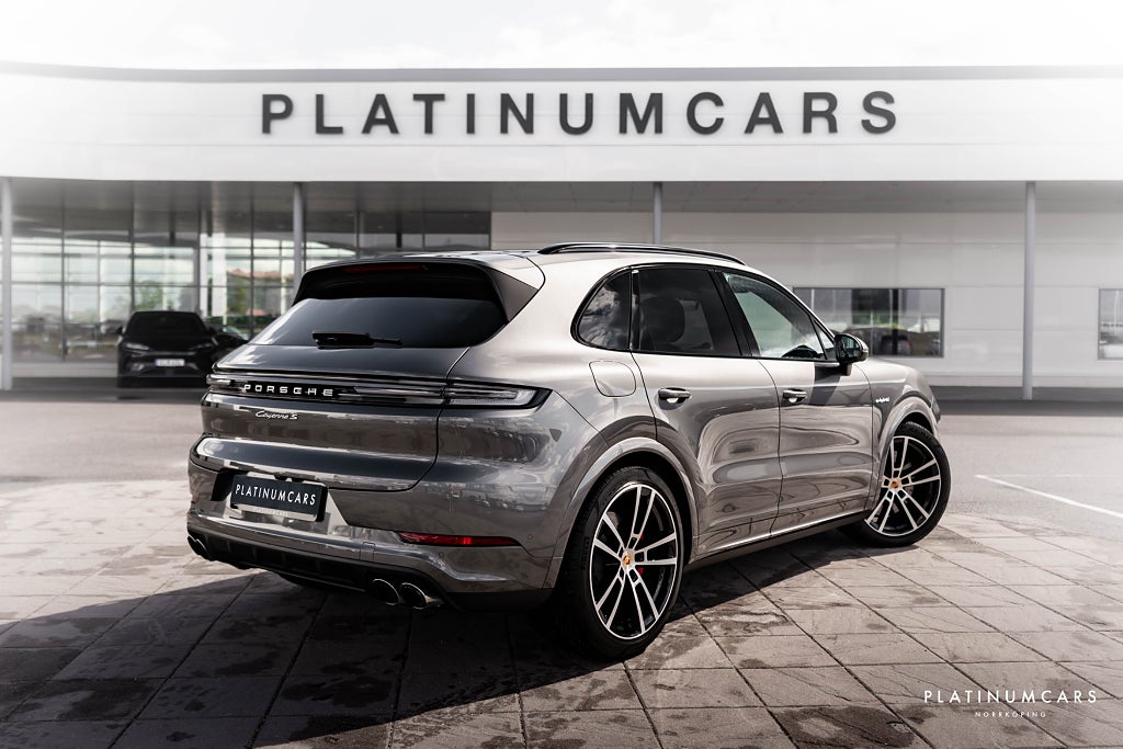 Porsche Cayenne S E-Hybrid 520hk / SportDesign / BOSE / Pano / Drag / HUD