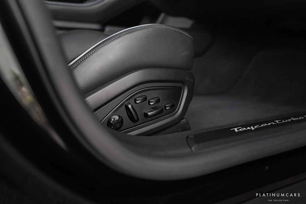 Porsche Taycan Turbo S Cross Turismo 761hk / 18-vägs / Kolfiber