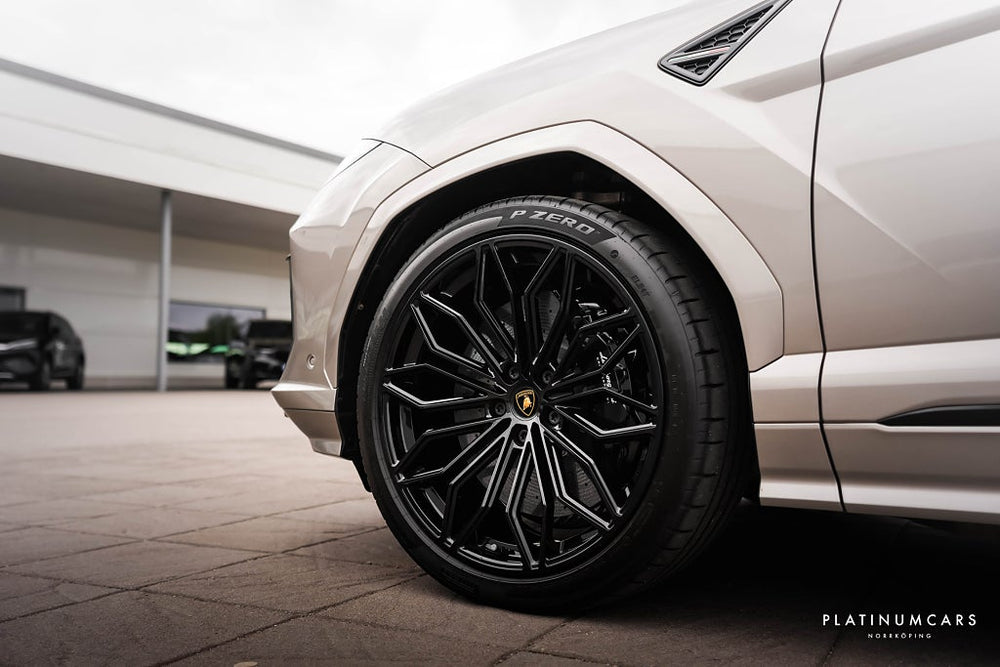 Lamborghini Urus SE 800hk / Ad Personam / LEASEBAR / Akrapovic