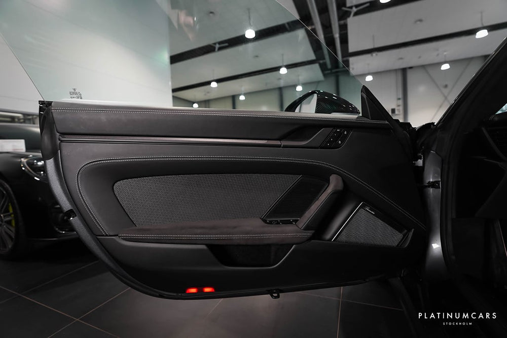 Porsche 911 Carrera 4 GTS 992.2 4 GTS 541hk / SportDesign Carbon / SE SPEC!