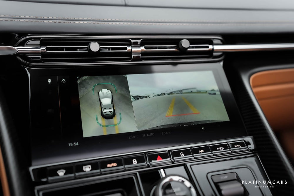 Aston Martin DB12 Volante 680hk / Kolfiber / B&W / Låga mil / SPEC