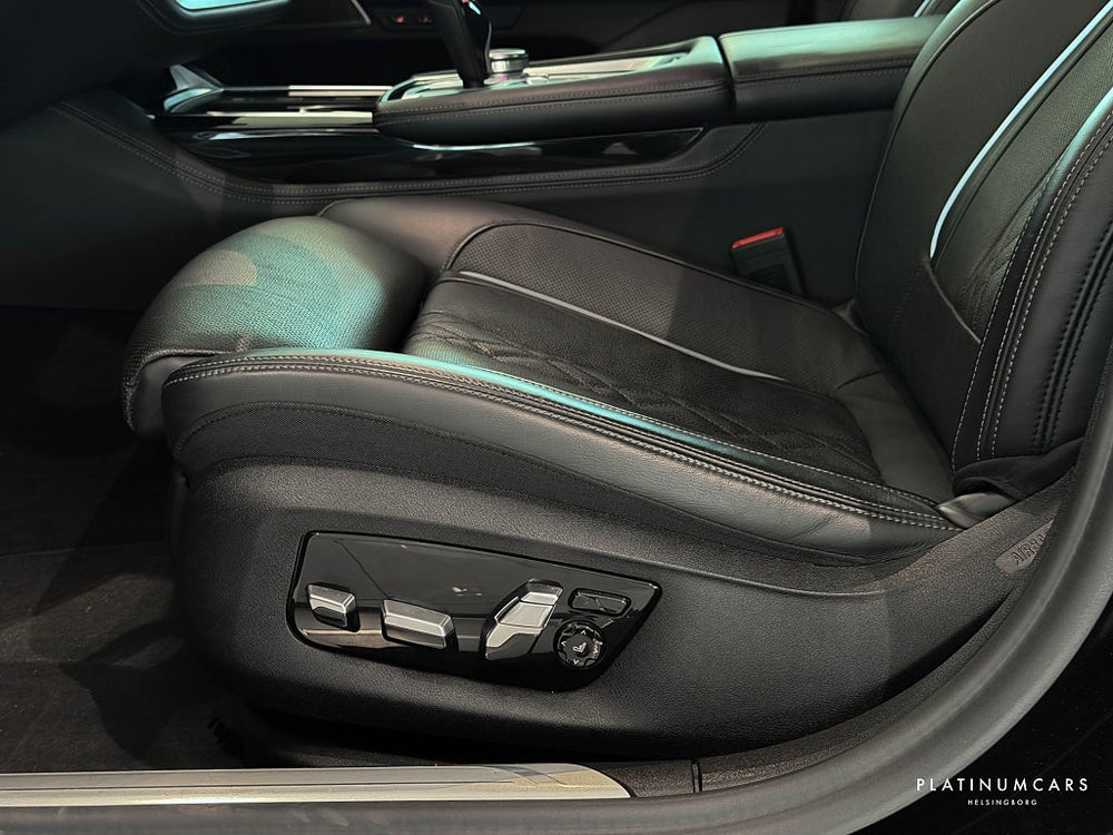 BMW 745e Steptronic M-Sport 394hk / Sv.såld / HUD / H&K