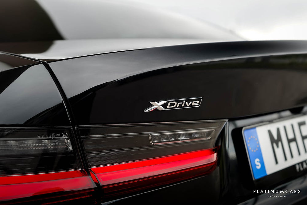 BMW 330e xDrive Sedan M Sport 292hk 2024 / LEASEBAR / Kolfiber