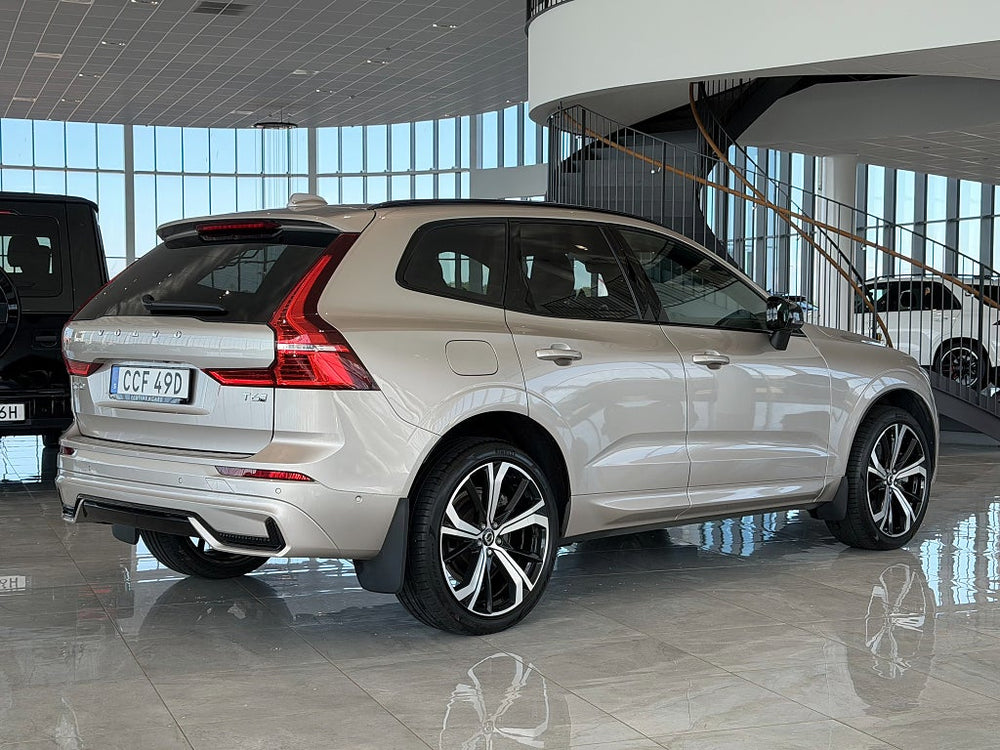 Volvo XC60 T6 Plug-In AWD 350hk / ULTRA DARK / Luftfjädring / B&W