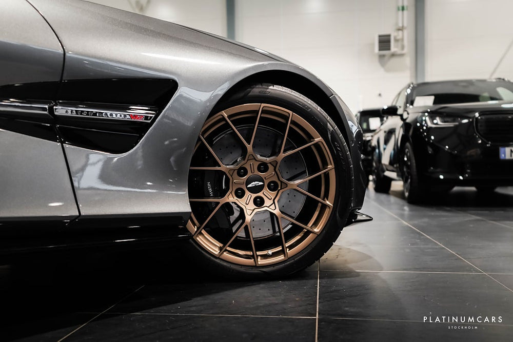 Aston Martin Vanquish Volante V12 835hk 2026