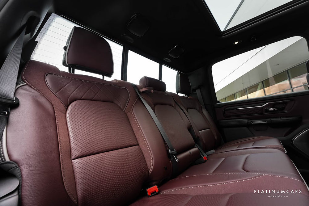 RAM 1500 Limited Rambox Night 2026 / LEASEBAR